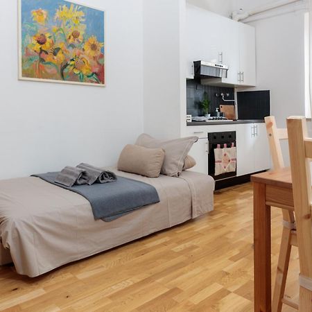 Welcome To • Lotus Home • Verona Bagian luar foto