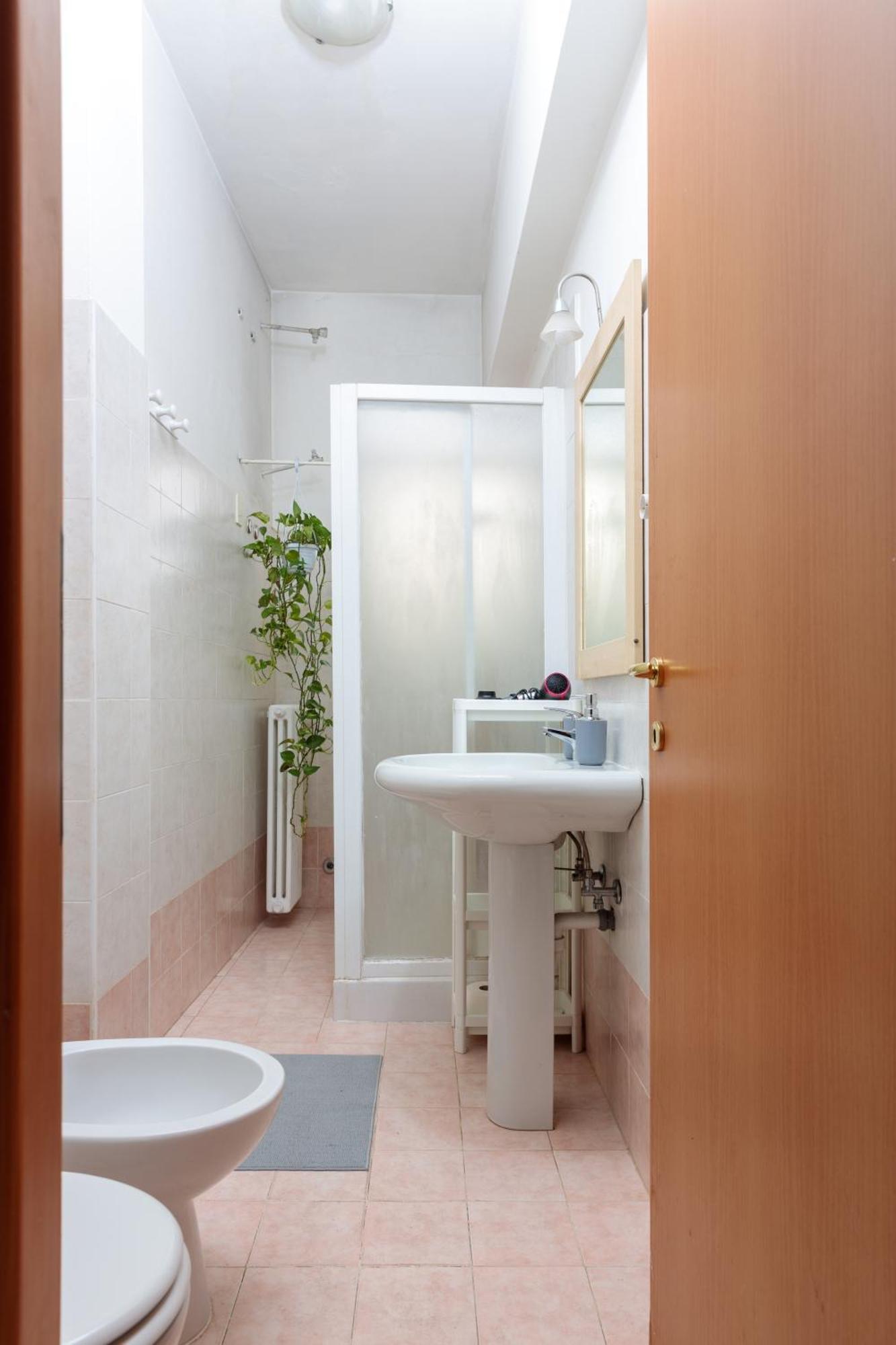 Welcome To • Lotus Home • Verona Bagian luar foto