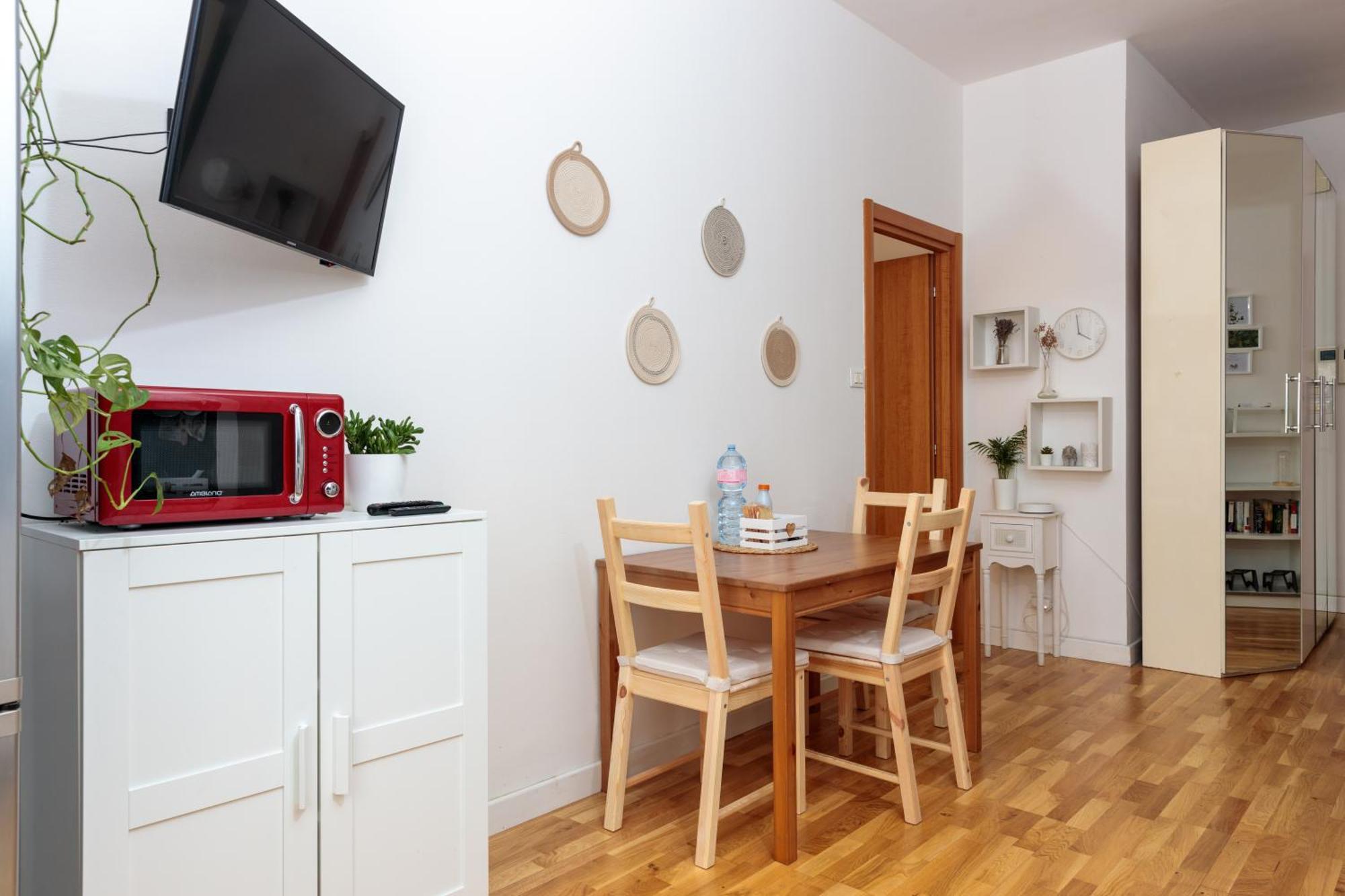 Welcome To • Lotus Home • Verona Bagian luar foto
